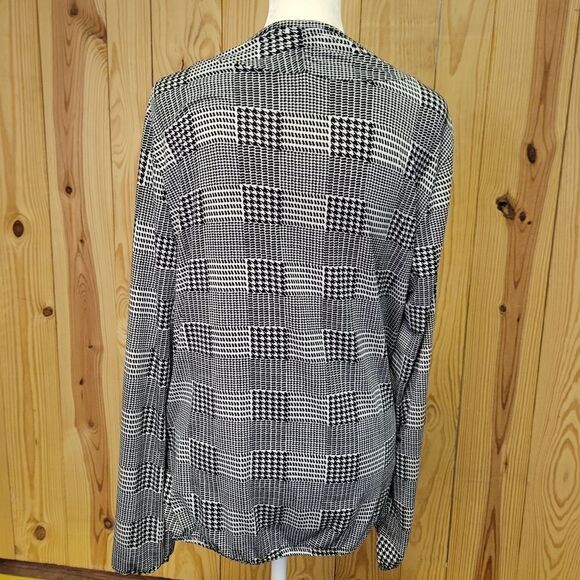 Robert Louis wrap blouse - Picture 6 of 16